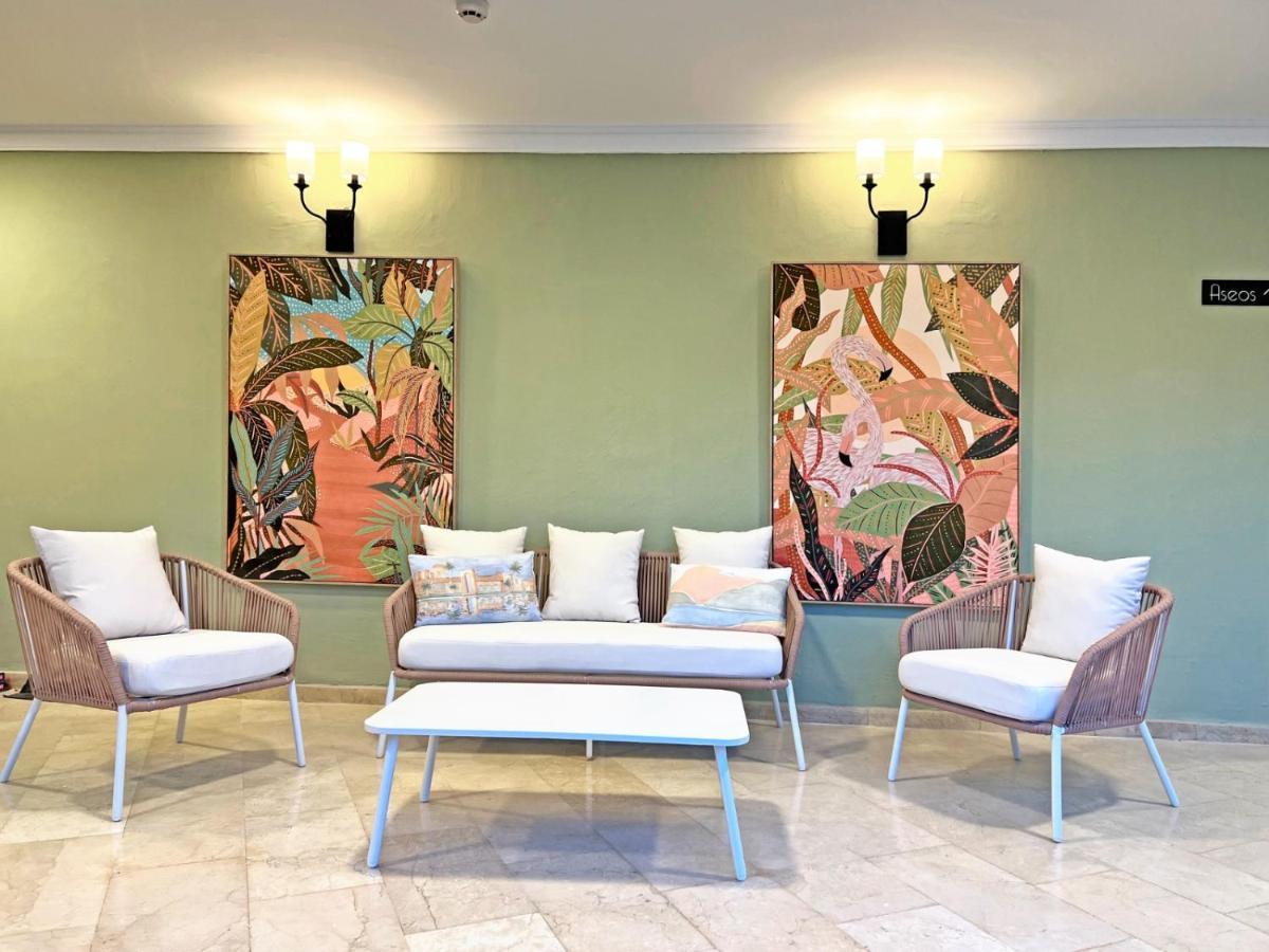 Moon Dreams Fuengirola Hotel Exterior photo